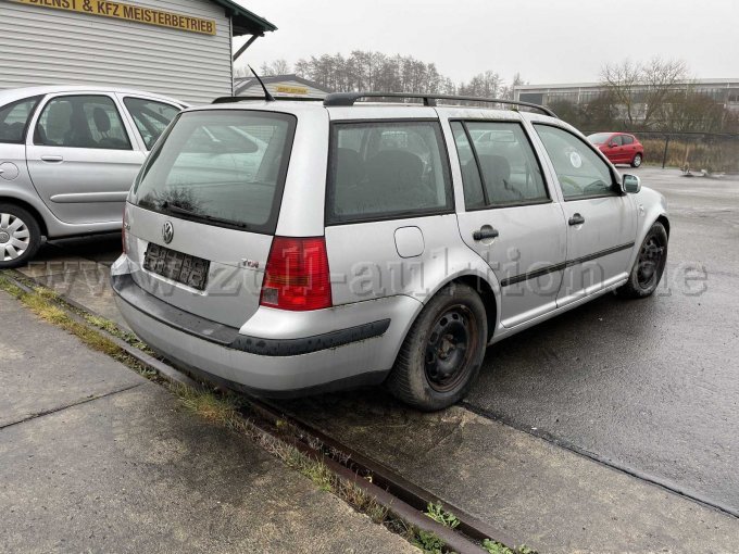 Gesamtansicht schräg von hinten rechts