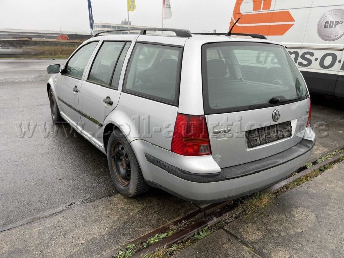 Gesamtansicht schräg von hinten links
