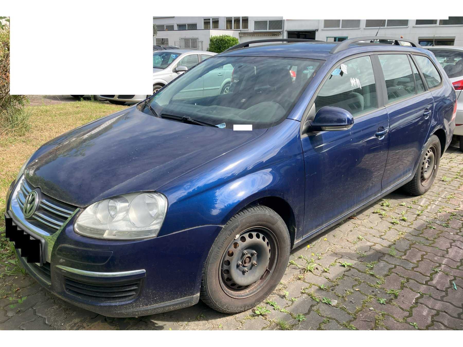 1 VW Golf Kombi Front- und Fahrerseite