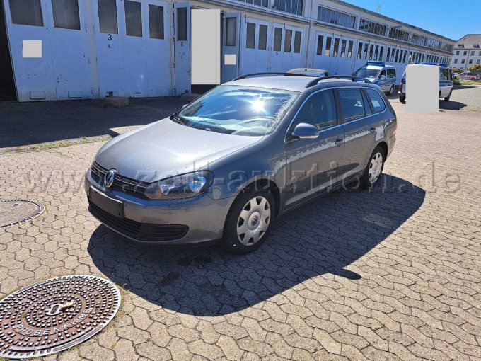 vorn/seitlich links