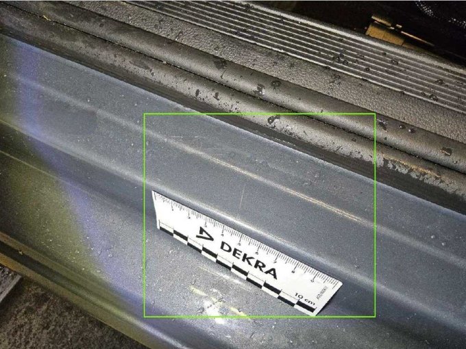 Einstieg vorne links zerkratzt