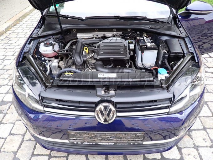 Frontansicht Motorraum