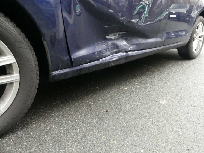 Beschädigung Tür links