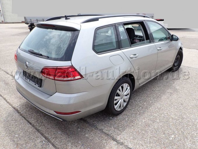 1 VW Golf VII 1.0 TSI Comfortline OPF, auto met schade door ongeval - BD16-9325 – foto 3 – kavel bij Zoll-Auktion, Ludwigsburg