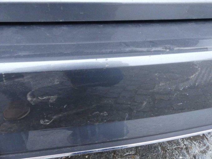 Stoßfänger hinten Kerben+Kratzer