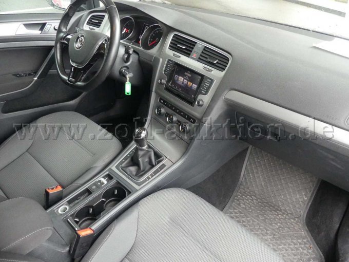 Innenansicht vorne rechts