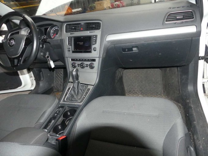 Innenansicht vorne rechts