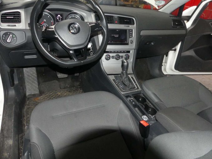 Innenansicht vorne links