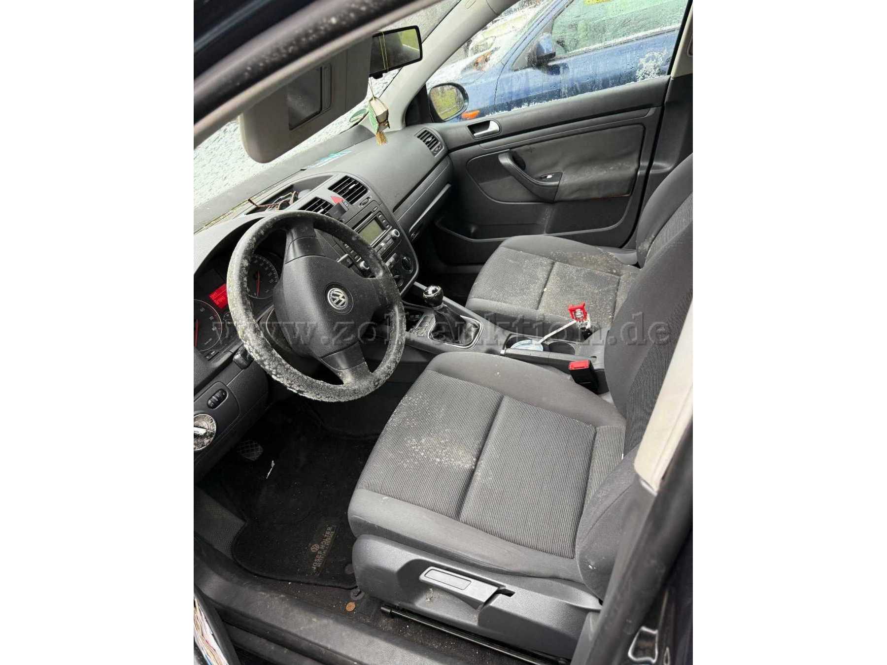 Innenansicht Vordersitze