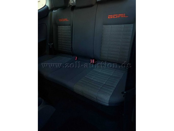 Innenraum Rücksitze.jpg