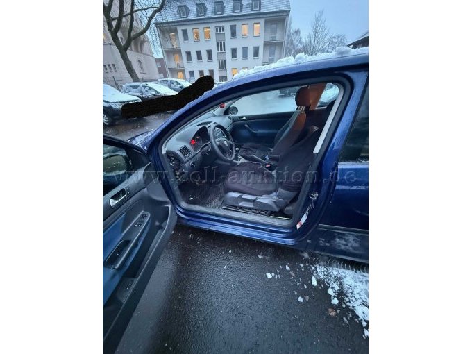 Innenansicht Vordersitze .jpg