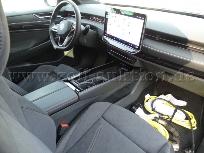 Innenansicht vorne rechts