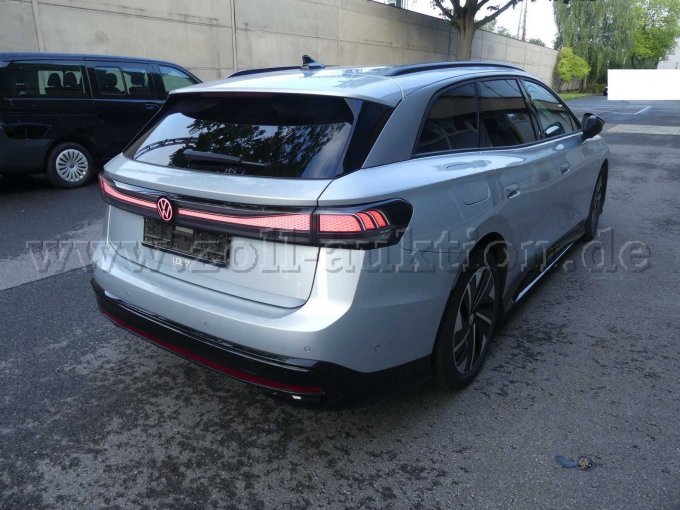 1 VW ID.7 Pro S (86 kW) - BD8-3557E – foto 3 – kavel bij Zoll-Auktion, Berlin