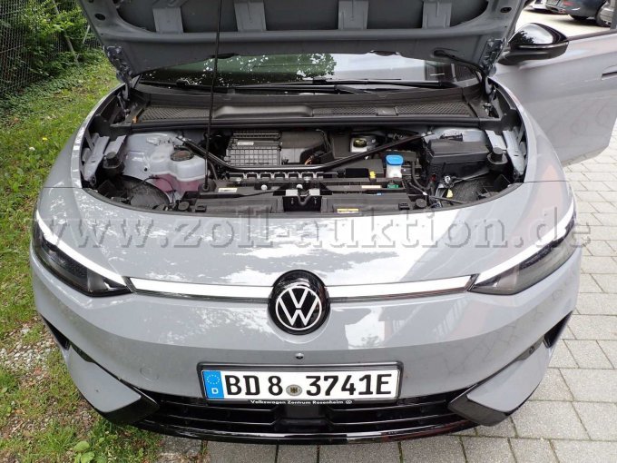 Frontansicht Motorraum