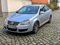 VW Jetta Sportline, Ansicht von vorne links