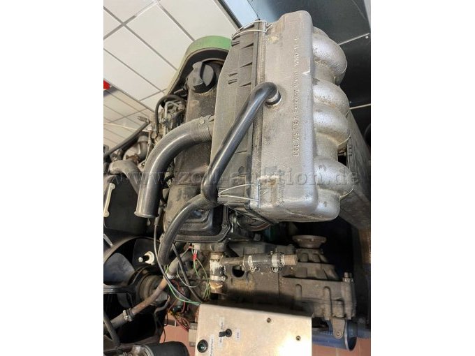 KFZ-Schulungsmotor VW, Typ Golf 1 (Diesel) - Draufsicht