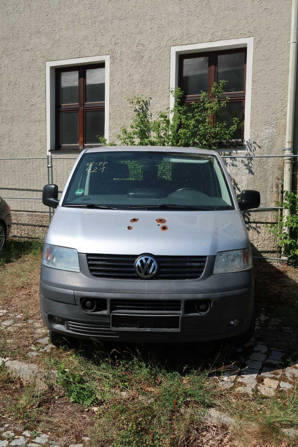 1 VW Kombi T5, 2.5 TDI, EZ: 02/2009