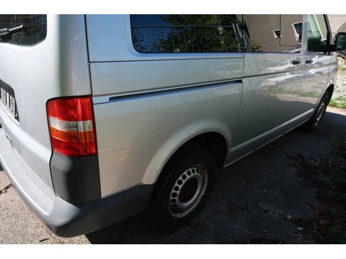 1 VW Kombi T5, 2.5 TDI, EZ: 09/2009 – foto 5 – kavel bij Zoll-Auktion, Kempten (Allgäu)