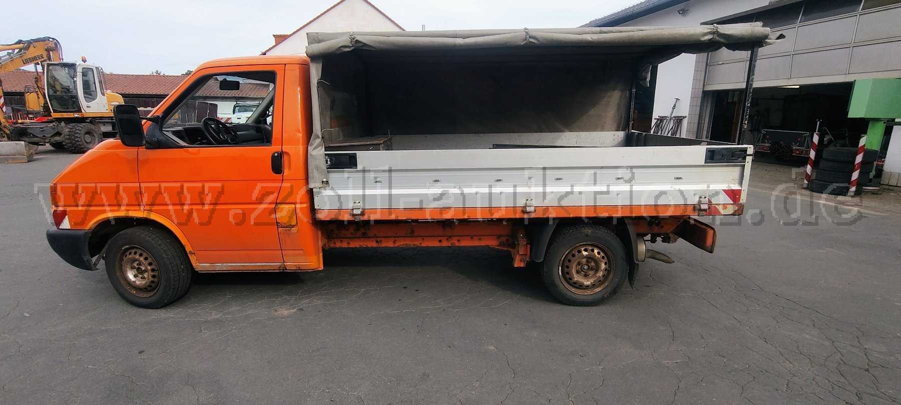 1辆大众开厢式柴油卡车，发动机损坏