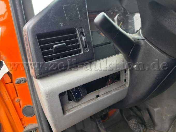 Fehlende Verkleidung links Armaturenbrett