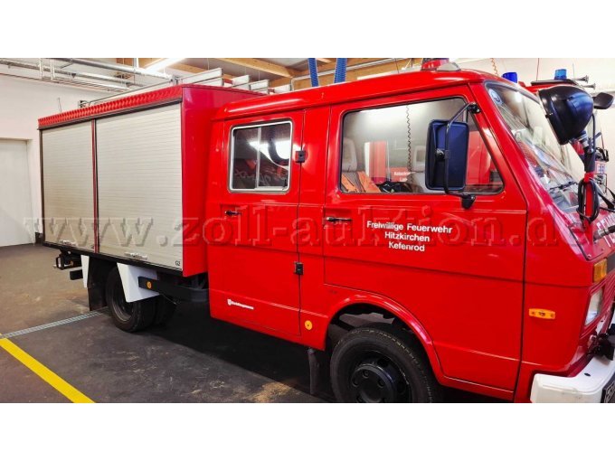 Teilfrontsicht, sowie rechte Fahrzeugseite