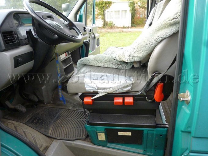 Innere Ansicht Fahrerseite, Abnutzung Sitzfläche