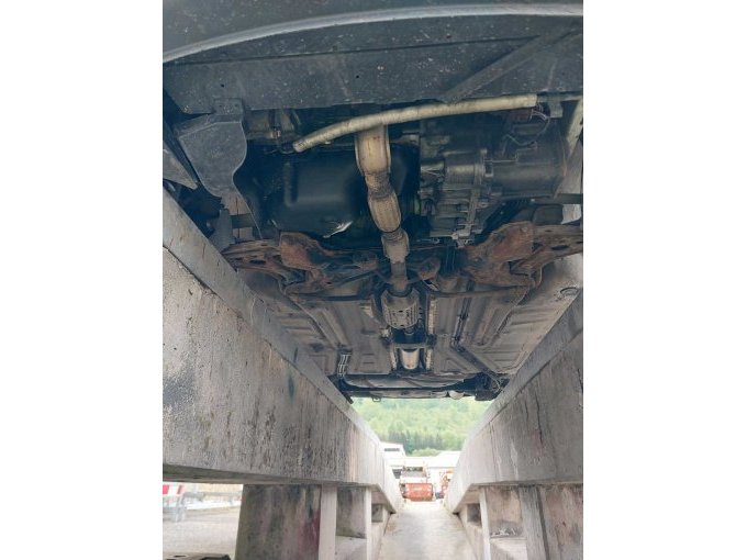 Unterseite / Motor