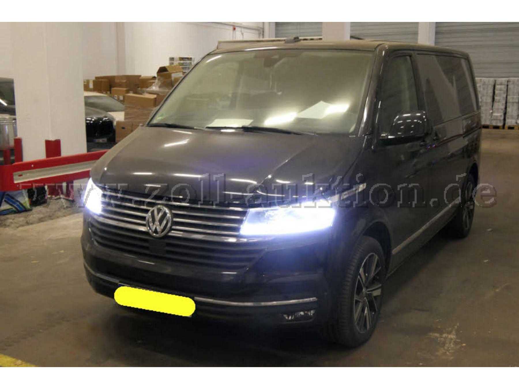 VW Multivan T6; Highline; DSG Getriebe; schwarz;
-Frontansicht links-