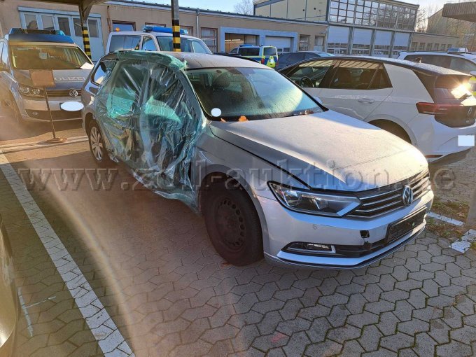 vorn/seitlich rechts