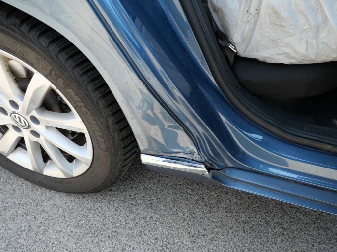 Anfahrschaden TürSeitenteilRadlaufSchweller Detail Schwellerbereich hinten rechts