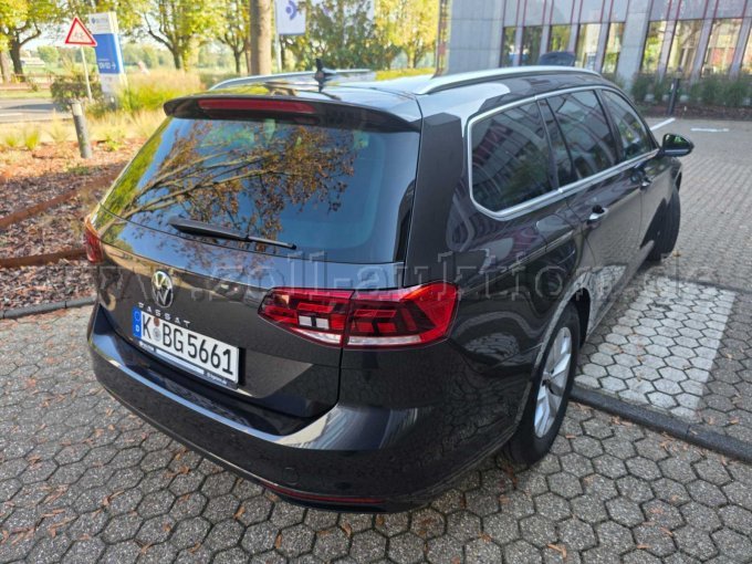 1 VW Passat Variant 1.5 TSI BMT/Start-Stopp, Business OPF, 2020 - 2024 – foto 4 – kavel bij Zoll-Auktion, Köln