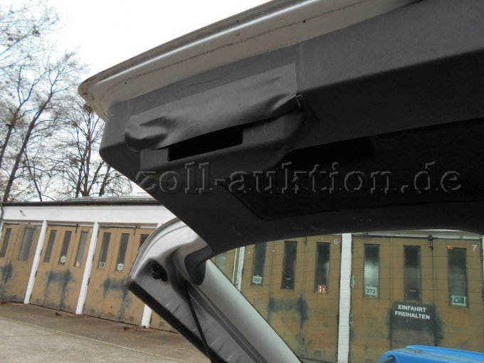 reparierte Beschädigung Innenverkleidung Heckklappe