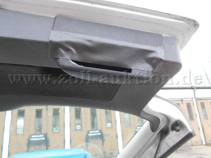 reparierte Beschädigung Innenverkleidung Heckklappe