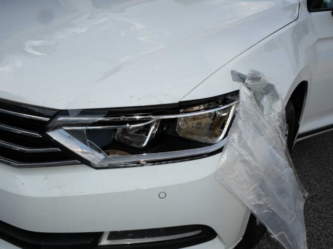 1 VW Passat Variant 2.0 TDI 4Motion BMT - BD16-6602 – foto 9 – kavel bij Zoll-Auktion, Bamberg