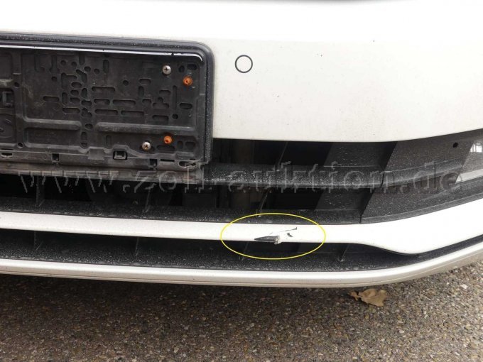 Schaden Stoßfänger vorne