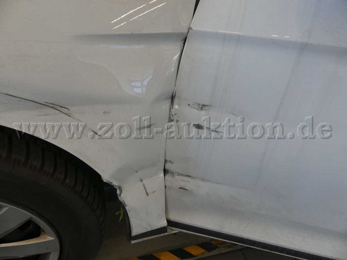 Detail Schaden links Fahrertür Kotflügel