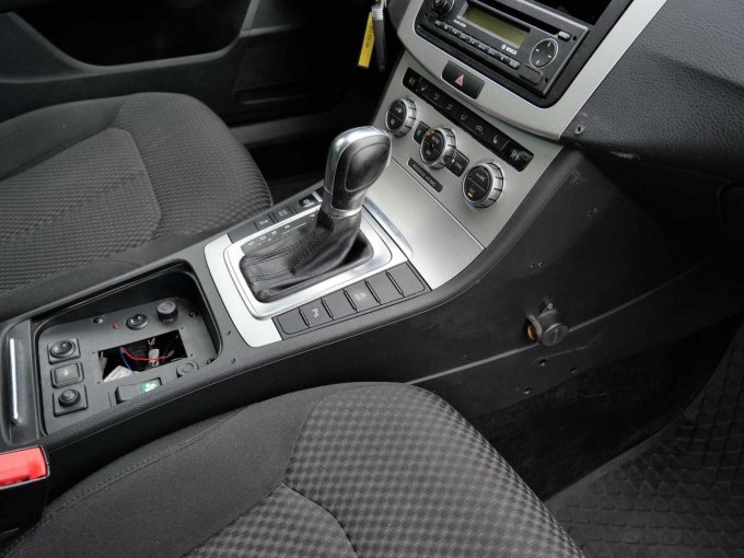 Rückbauschäden Mittelkonsole