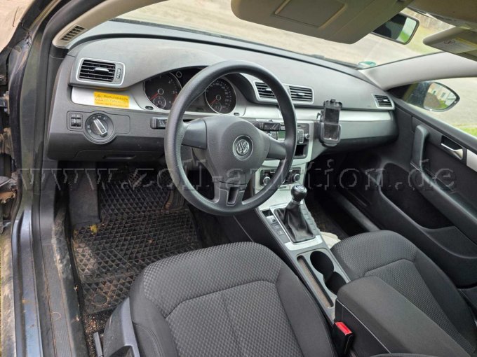 Innenraum mit Cockpit