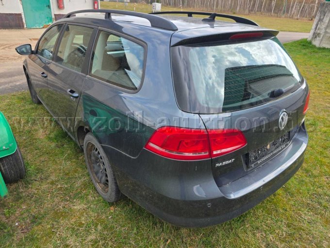 Fahrzeug von hinten links