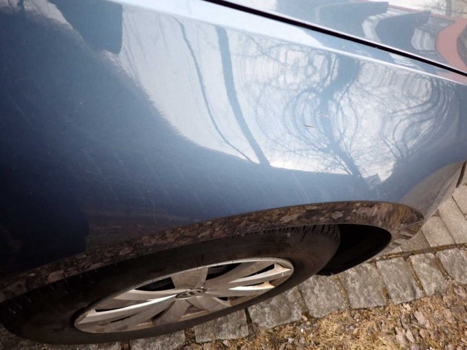 Beschädigungen Kotflügel vorn rechts