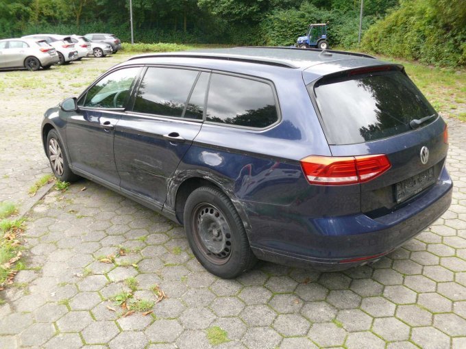 1 VW Passat Variant 2.0 TDI Bastlerfahrzeug - BD16-5976 – foto 5 – kavel bij Zoll-Auktion, Hamburg