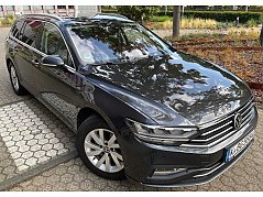 VW Passat Variant Front