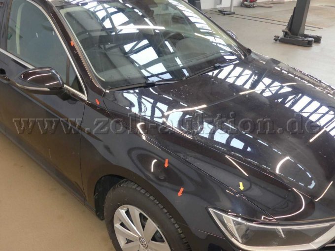 Beschädigung seitlich vorne rechts