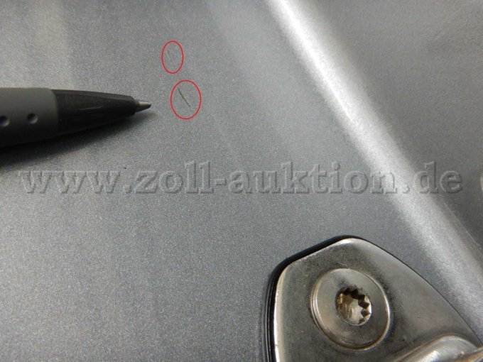 Einstieg hinten rechts oben: Kratzer