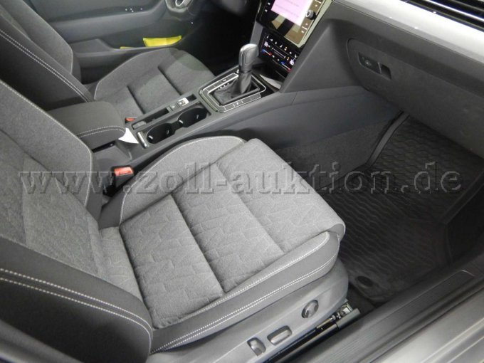 Ansicht Innenraum vorne rechts