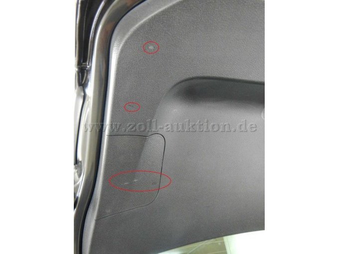 Heckklappenverkleidung innen: Abriebspuren u. Kratzer, auch mit Beschädigungen