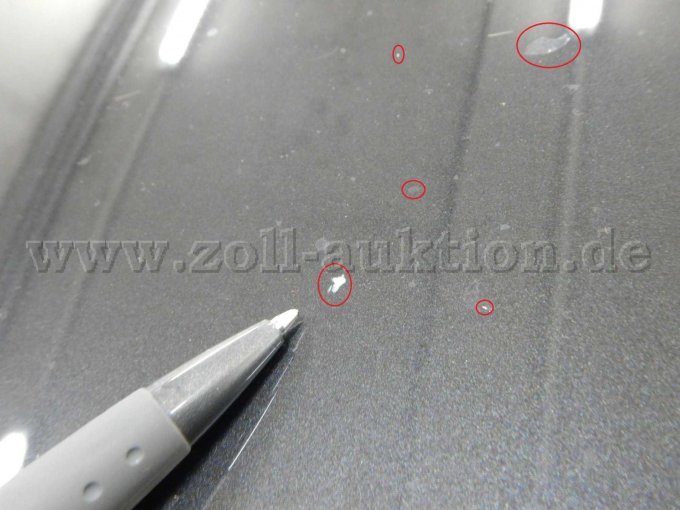 Motorhaube: Harzflecken, Kratzer u. Steinschläge