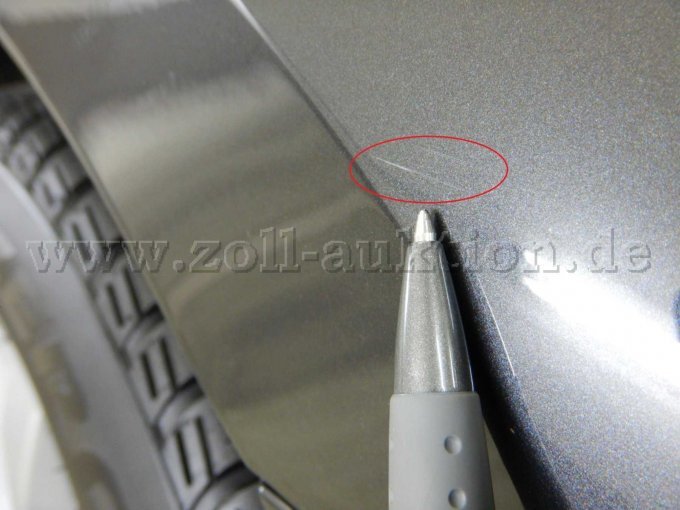 Seitenwand hinten links: Kratzer