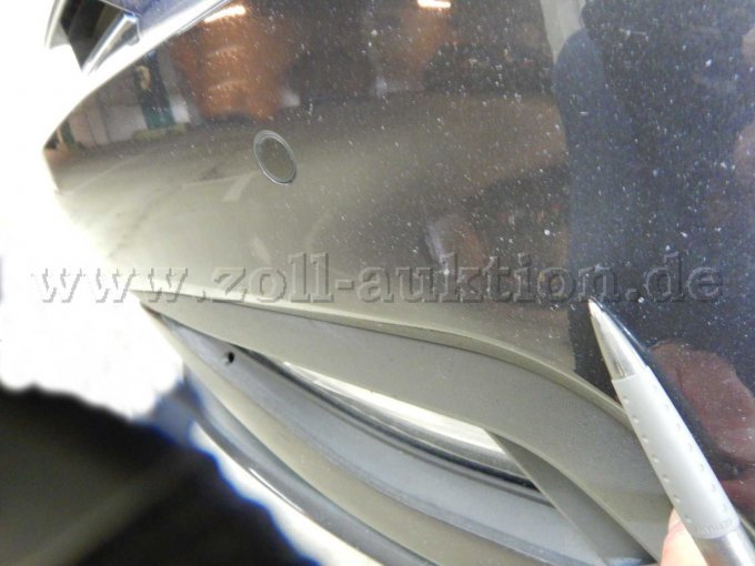 Fahrzeugfront (Stoßfänger vorne): Kratzer u. Steinschläge