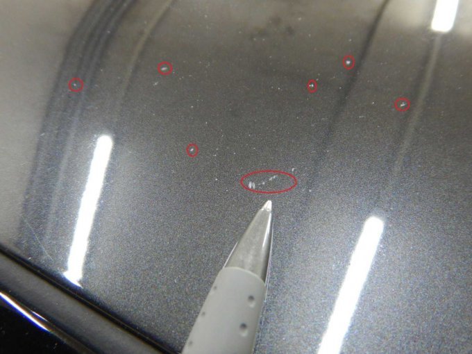 Motorhaube: Kratzer u. Steinschläge